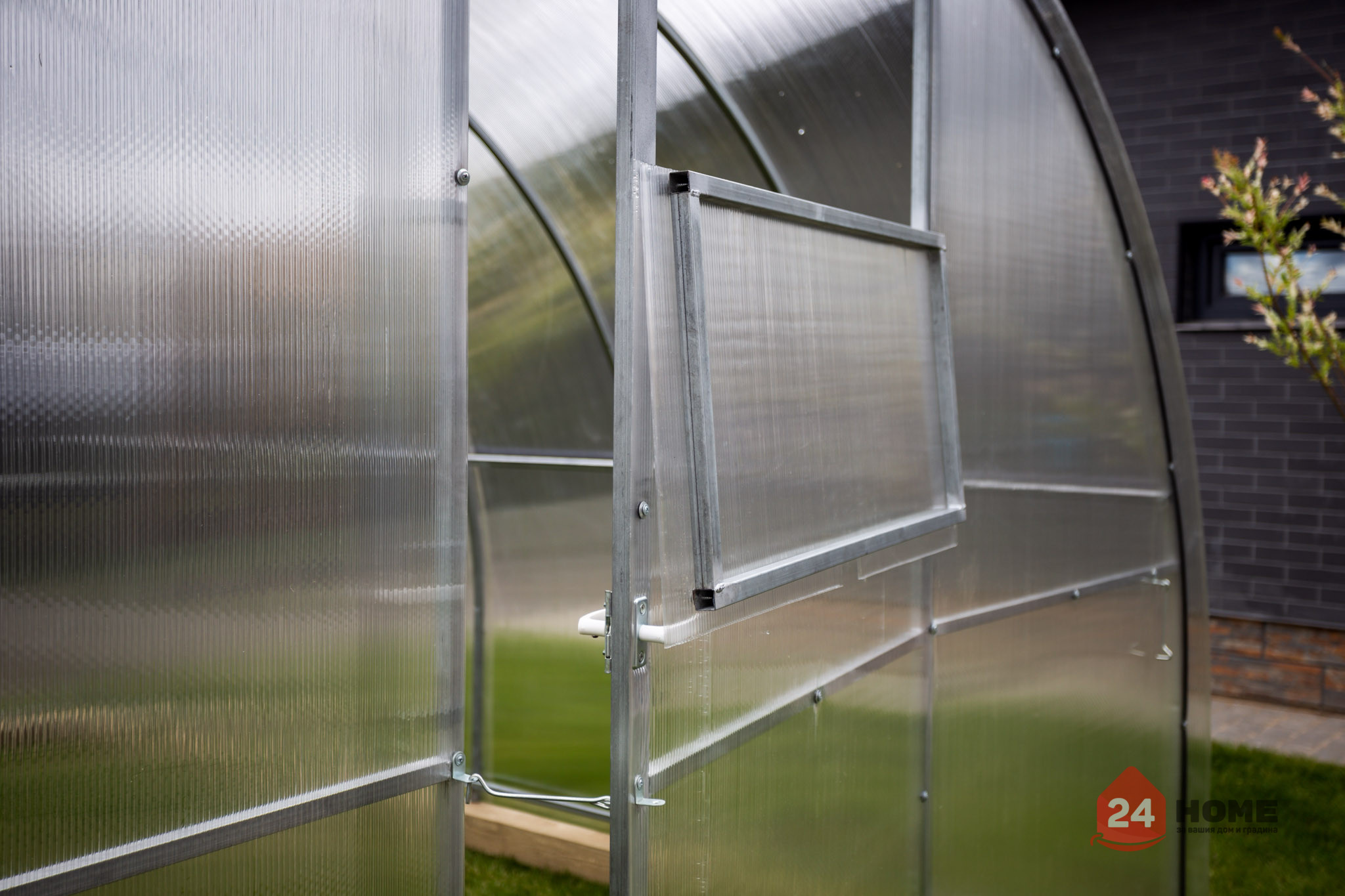 Оранжерия-SUNNY-Classic-покритие-от-поликарбонат-стоманена-конструкция-3x4-м-врата-прозорец