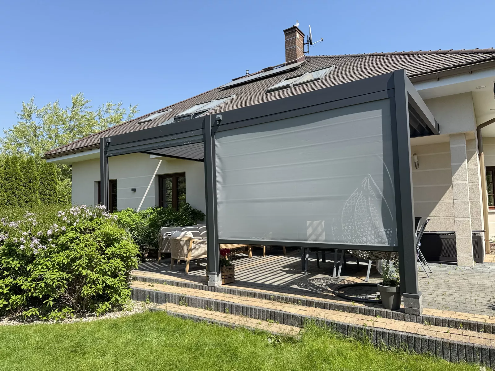 Алуминиева биоклиматична пергола за стена DELUXE Wall 3.6x6 м цвят Антрацит - Image 3
